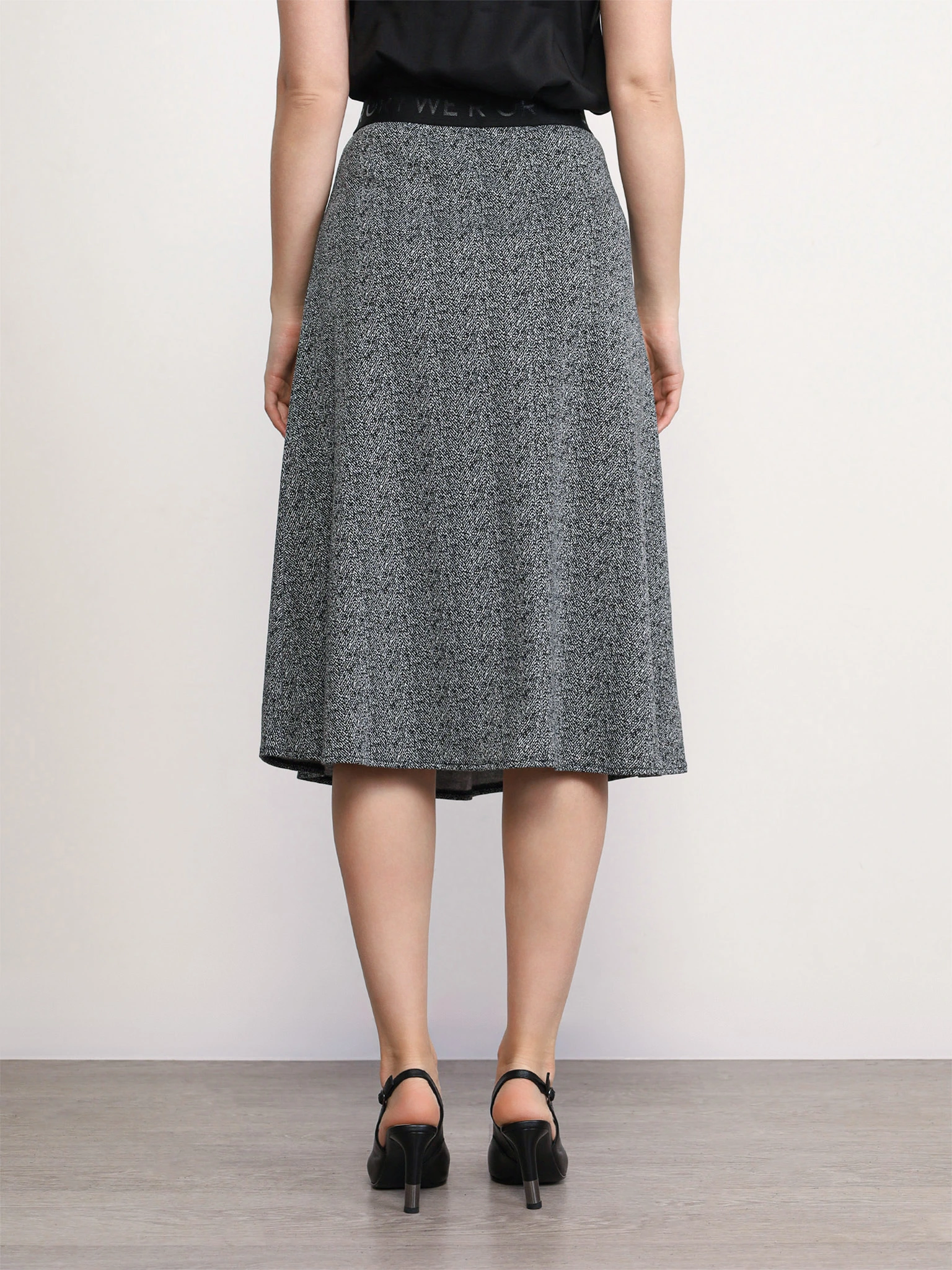 Юбка трикотажная расклешенная